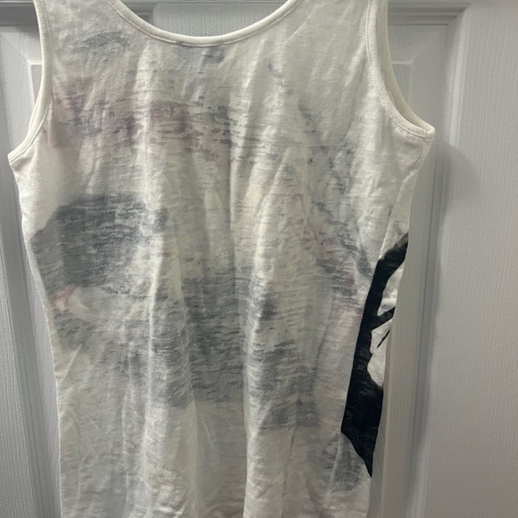 Armani - Picture 2 of 3